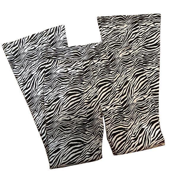Rue 21 Black White Zebra Pants NWT SZ Med Flair Leg Stretchy High Rise Elastic - Picture 1 of 6